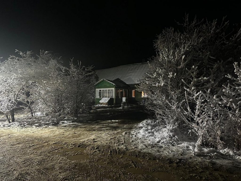 Māja Rēzeknes novadā, no kuras izgāja un vēlāk pazuda divgadīgais zēns. Foto: Latvijas Radio Latgales studija