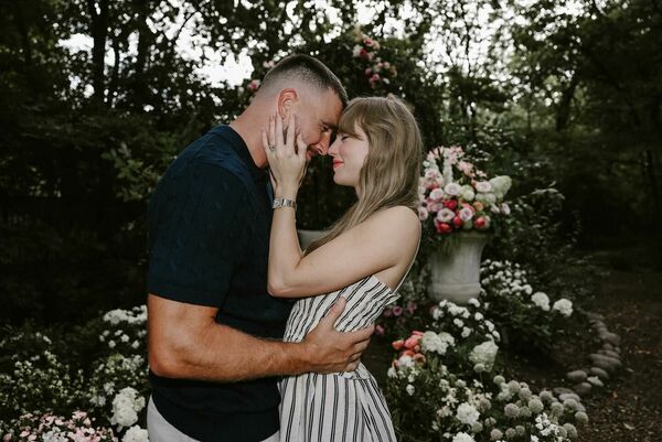 Pāris saderinājās 2025. gada vasarā. Foto: Taylor Swift/Instagram