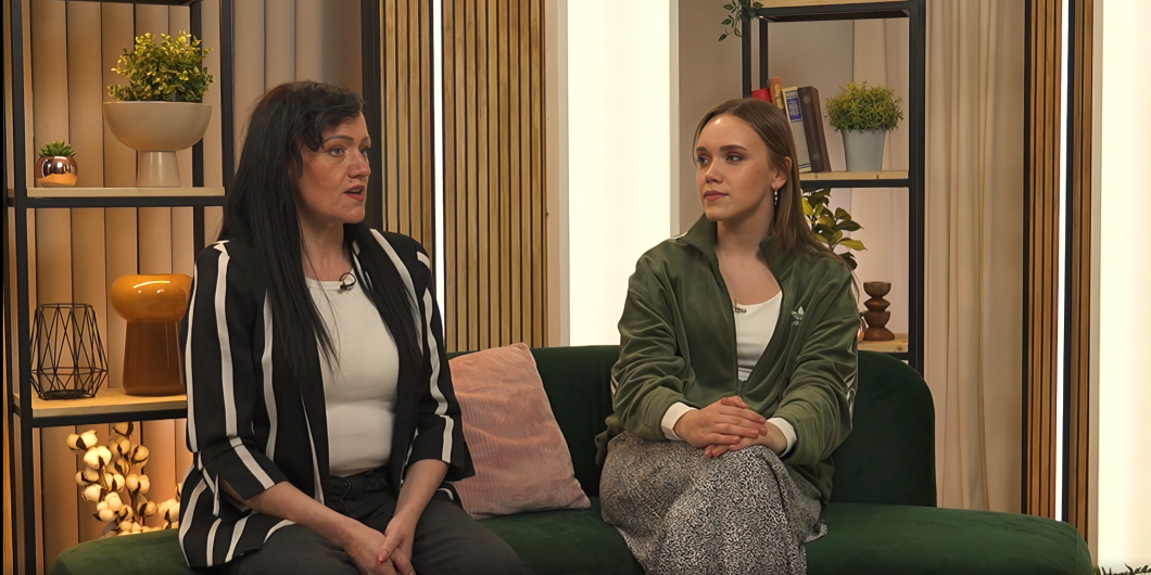 Ekrānuzņēmums no raidījuma "Burku studijā!"
