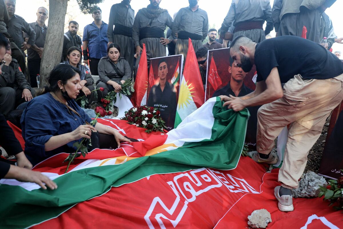 Bēres nogalinātajiem 19. jūlijā, Irānā. Foto: Shwan MOHAMMED / AFP