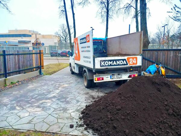 Pagalma, dārza vai bērnu laukumiņa labiekārtošana. Foto: Komanda24