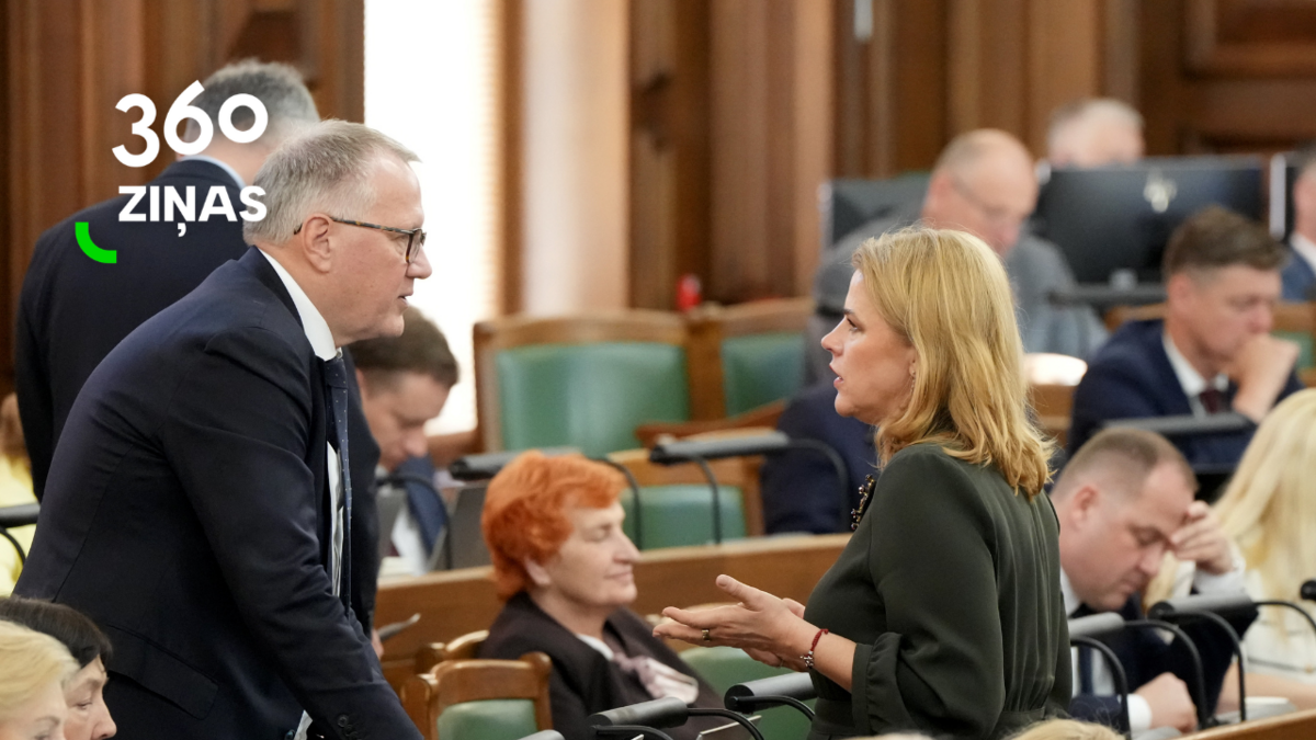 Arvils Ašeradens un Evika Siliņa. Foto: LETA