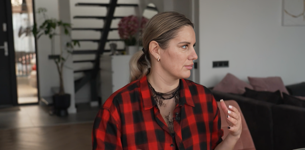 Ekrānuzņēmums no raidījuma "Ģimene burkā"