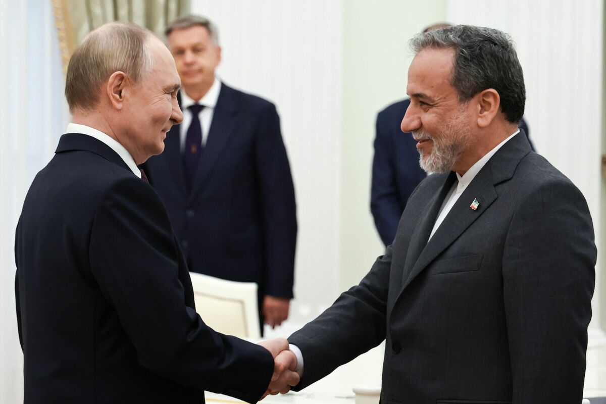 Krievijas diktators Putins ar Irānas ārlietu ministru Abasu Aragči. Foto: EPA/Sputnik/Scanpix