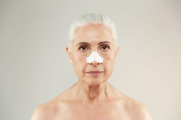 Deguna operācijas. Foto: magnific.com, Dr. J. Ģīļa Plastikas ķirurģijas klīnika