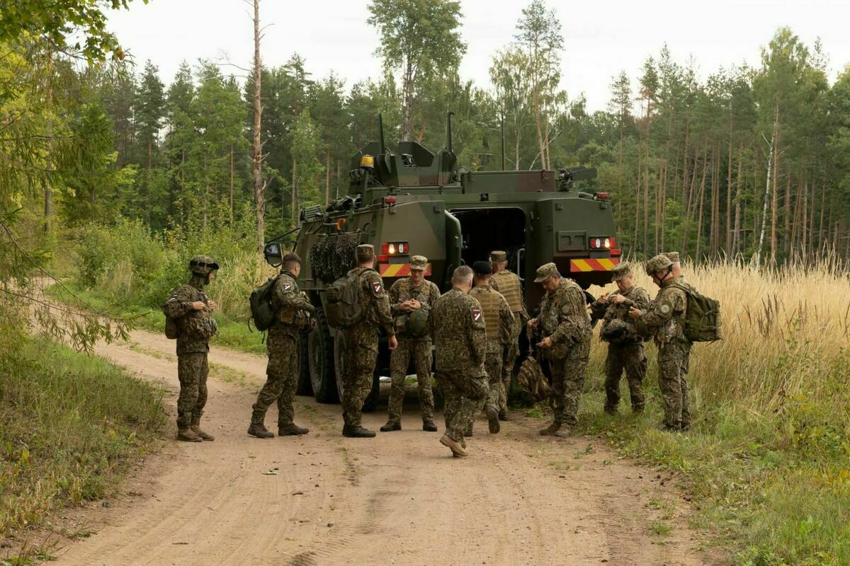 Drona aptuvenā notriekšanas vieta Rugāju pagastā esošā Boževas ezera apkārtnē. Foto: Māris Justs / LSM Latgales redakcija