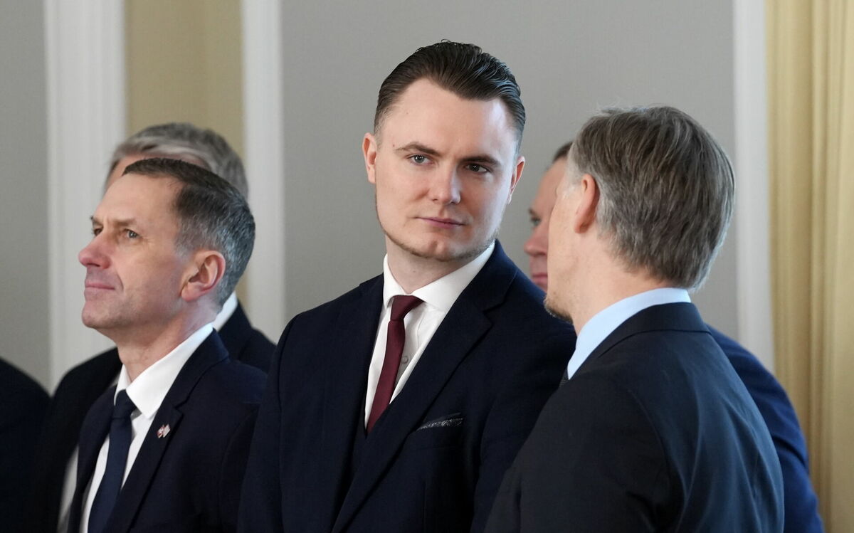 Saeimas deputāti Uģis Mitrevics (no kreisās) un Artūrs Butāns. Foto: Evija Trifanova/LETA