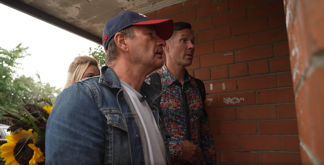 Andris Daugaviņš, Katrīna Dimanta un Mārcis Auziņš. Foto: Ekrānuzņēmums no raidījuma "Gandrīz ideālas vakariņas"